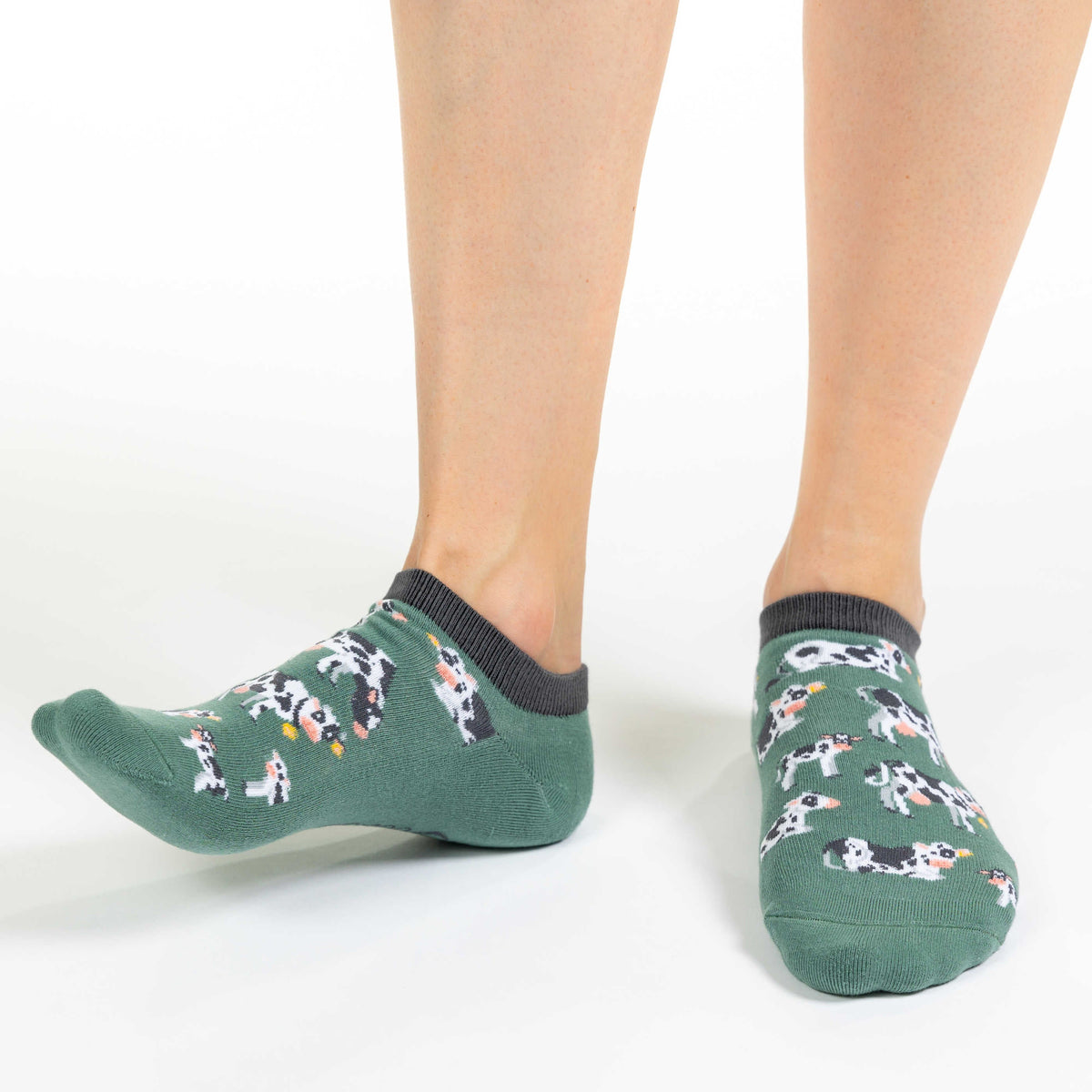 Women's Cows in Field Ankle Socks