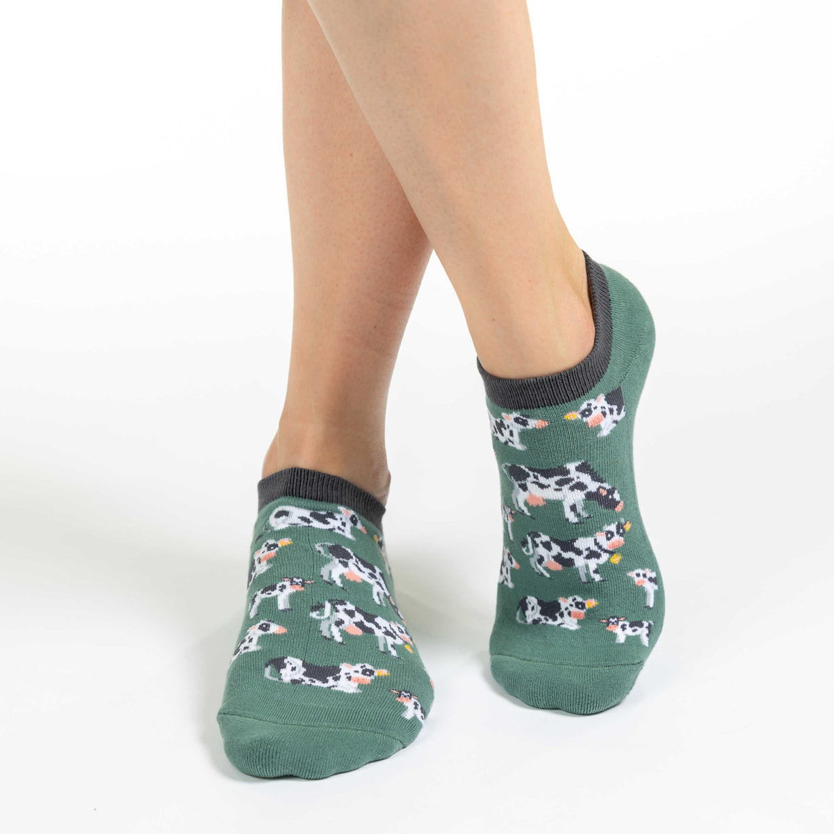 Women's Cows in Field Ankle Socks
